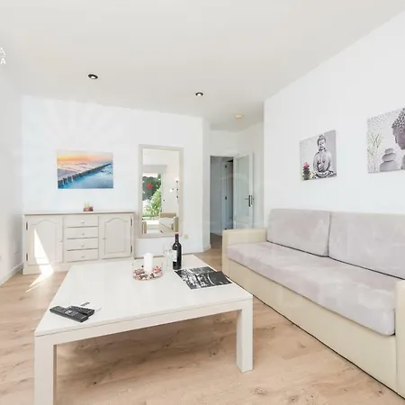 With Direct Access To The In * Alcudia (Mallorca)