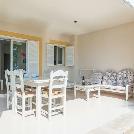 With Direct Access To The In Apartment