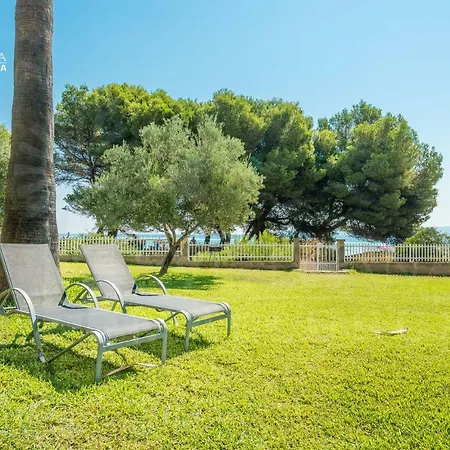 Apartamento With Direct Access To The In *